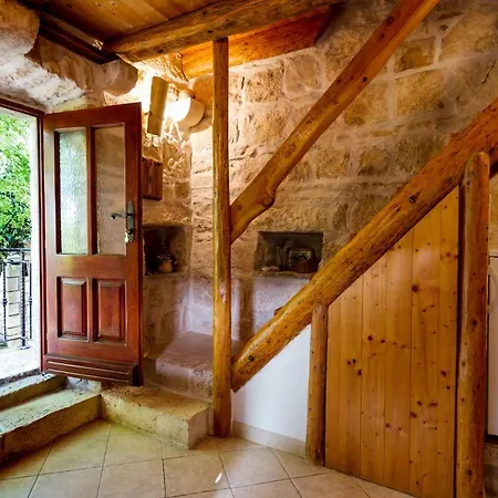 Apartment Old Small Stone House *