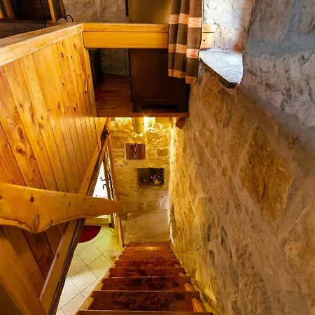 Lägenhet Old Small Stone House Zrnovo
