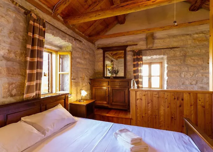 公寓 Old Small Stone House Zrnovo