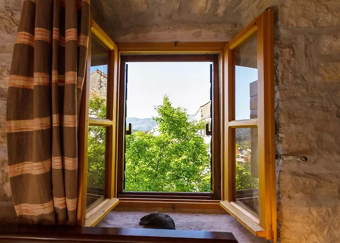 公寓 Old Small Stone House Zrnovo