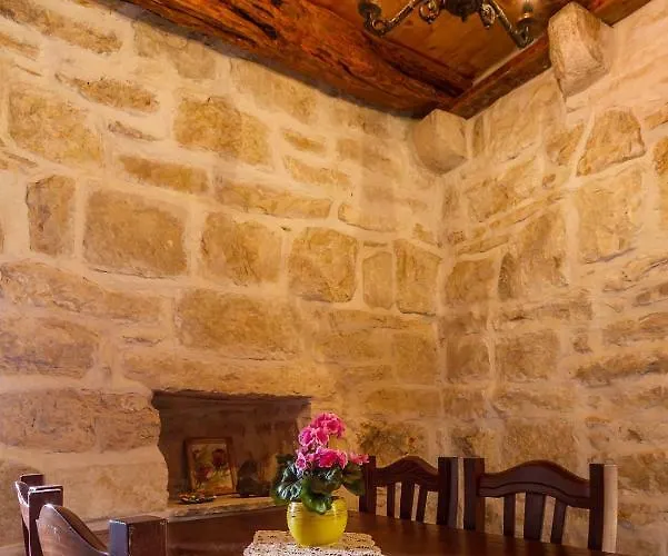 Old Small Stone House 公寓