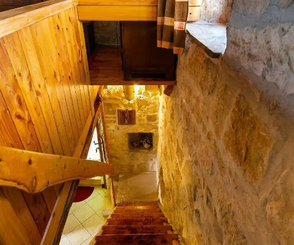 公寓 Old Small Stone House Zrnovo